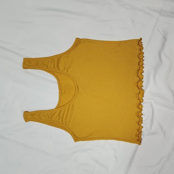 💛 yellow cropped tank top 💛 - Picture 3 of 4